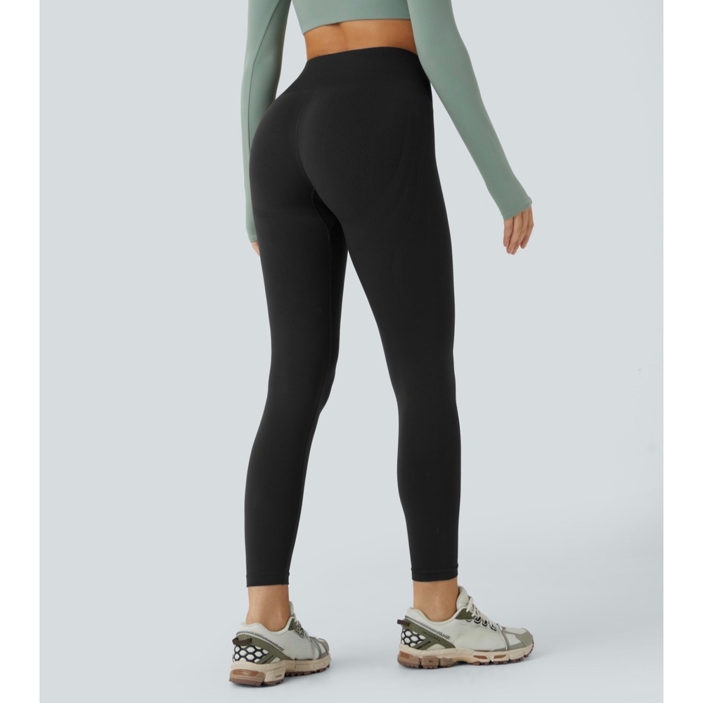 Halara OneForm Seamless Flow Mid Rise Tummy Control Butt Lift Leggings Black S